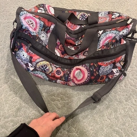 LESPORTSAC weekender carryon travel large duffle multi print - Picture 8 of 13